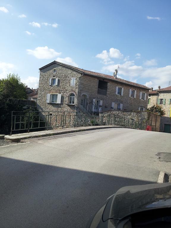 La Mais'Ange Berrias-et-Casteljau Exteriör bild